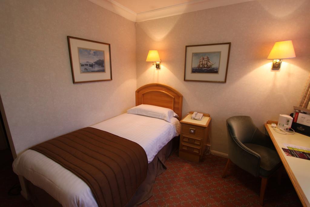 Swallow Churchgate Hotel Harlow Bilik gambar